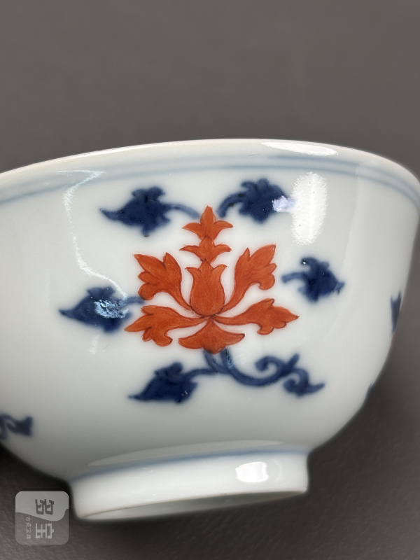 清乾隆 青花矾红宝相花纹杯一对 - 图20